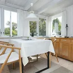 6 Person In Sjolund-by Traum * Sjolund